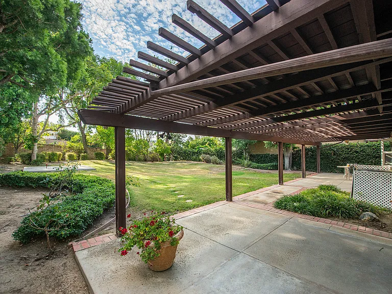 7420 Bernadine Ave — Photo 25