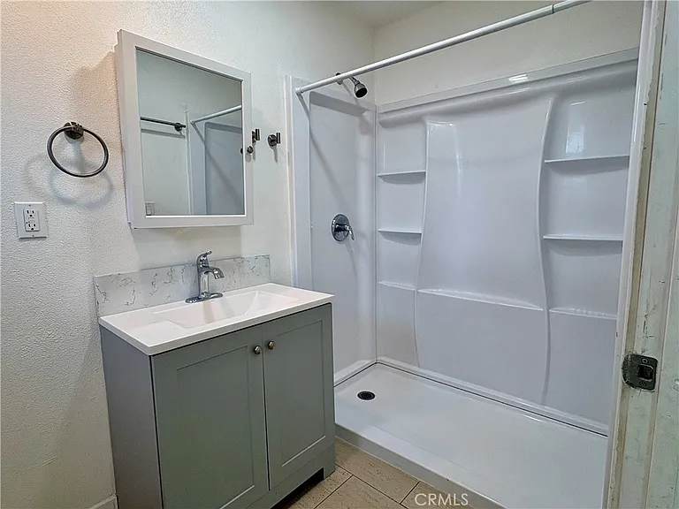 296 N Allen St — Photo 19