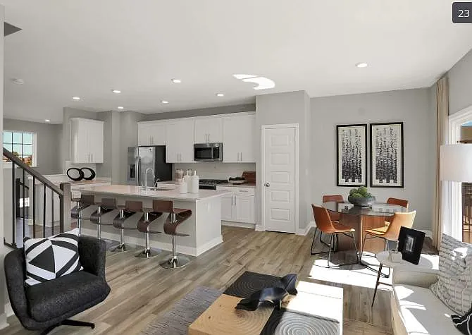 9329 Clarendon Dr — Photo 20