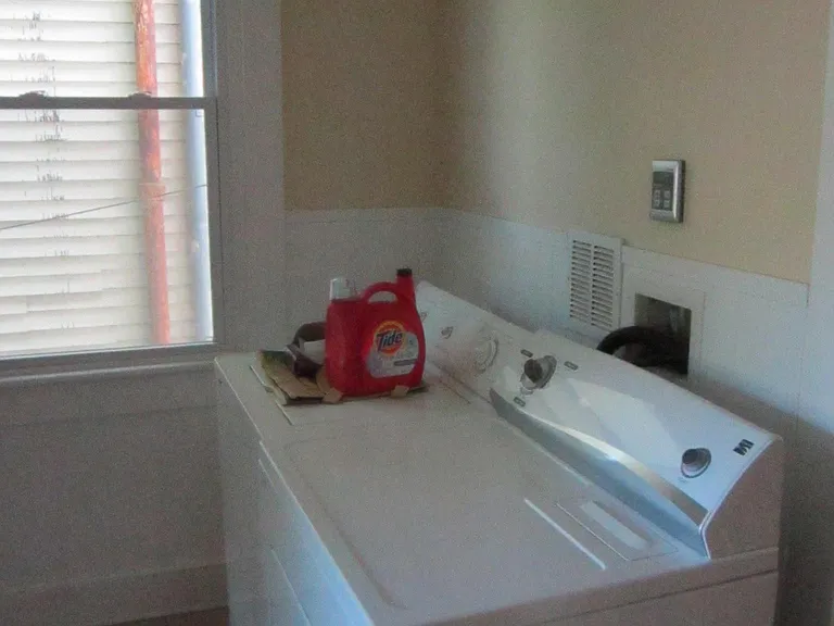 laundry/mud room