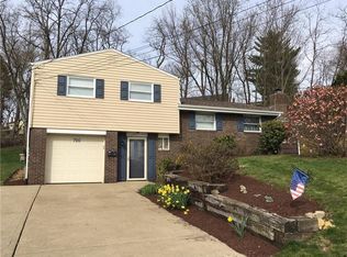700 Tralee Dr, Bethel Park, PA