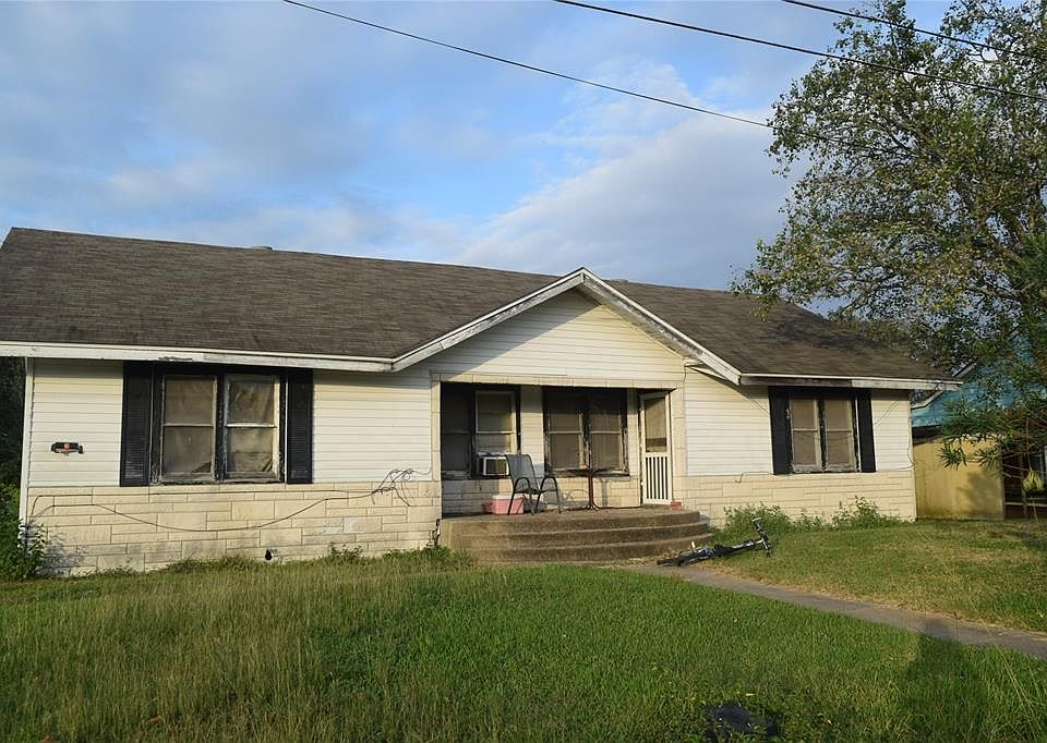 1st image of 6706 N Railroad Ave