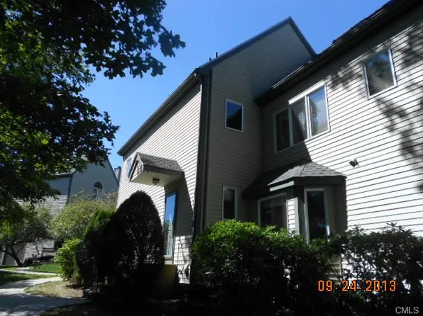 76 Cedarcrest Ct, Shelton, CT 06484