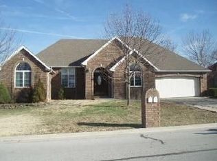 749 Brook Forest Rd, Nixa, MO 65714