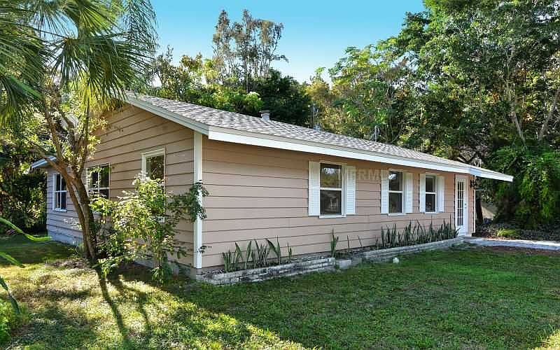 1st image of 446 S Pelican Dr