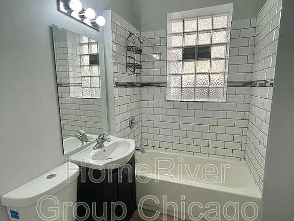 5th image of 2328 W 22nd Pl #2328