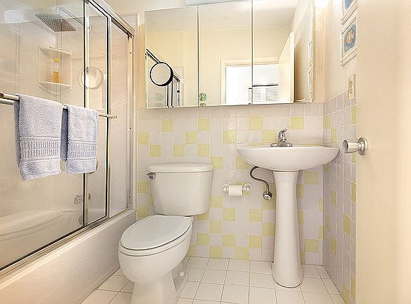 3rd image of 235 Seaview Ct APT D7