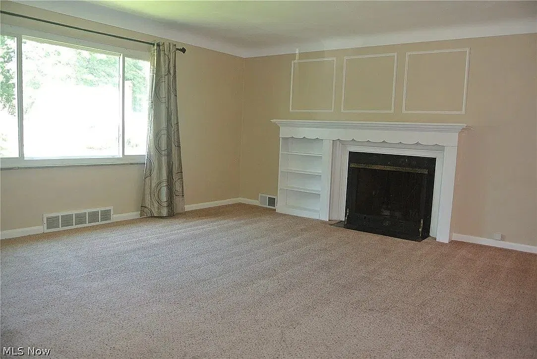 Charming 3BR, 2BA Single-Family Home for Rent in Euclid, OH — Photo 4