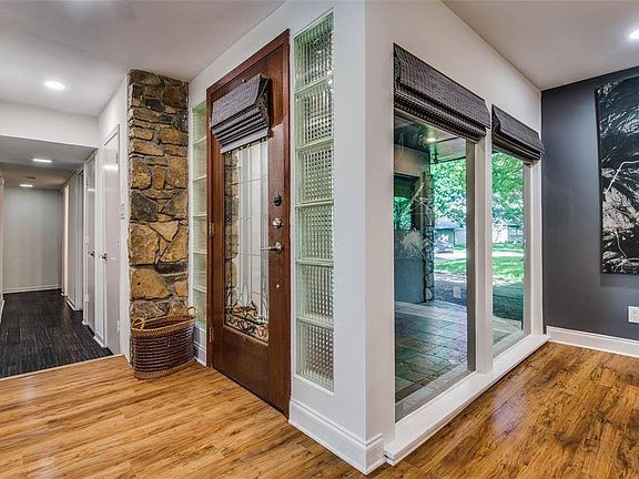 4th image of 2935 Forest Hills Ln