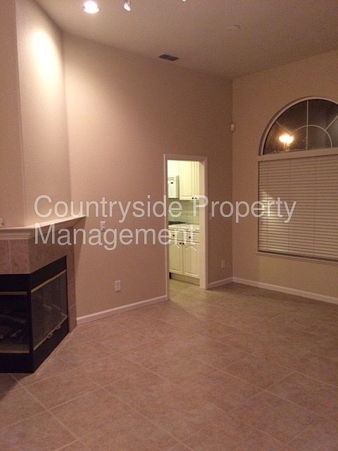 2nd image of 3309 Willowbrook Cir