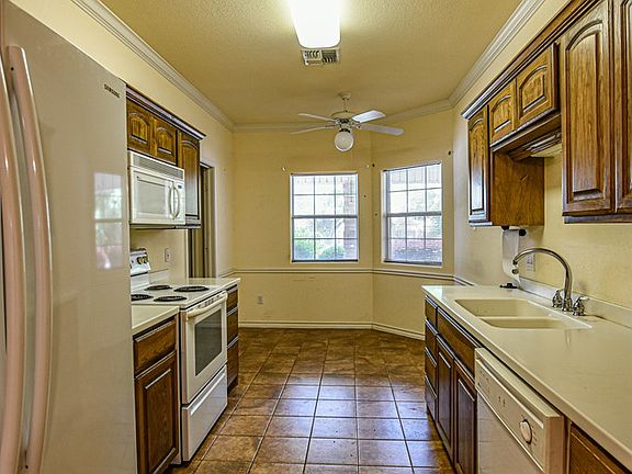 3rd image of 212 Coronado Dr