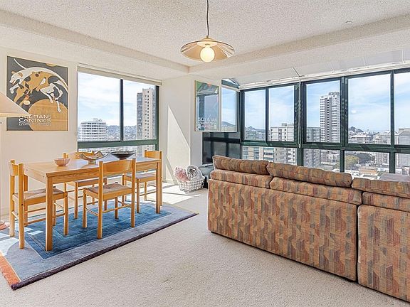 4th image of 1 Daniel Burnham Ct APT 1418