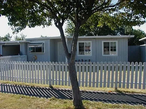 6239 Zulmida Ave photo 1