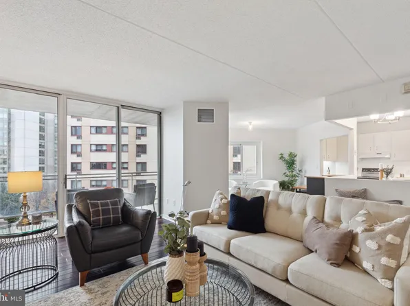 2301 Cherry St APT 5G, Philadelphia, PA 19103