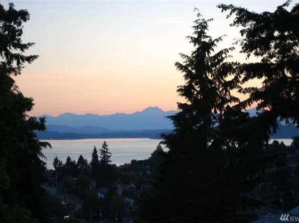 4339 SW Hudson St, Seattle, WA 98136