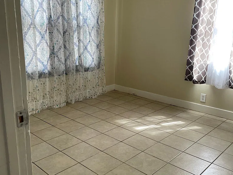 1363 Goodlett St — Photo 5