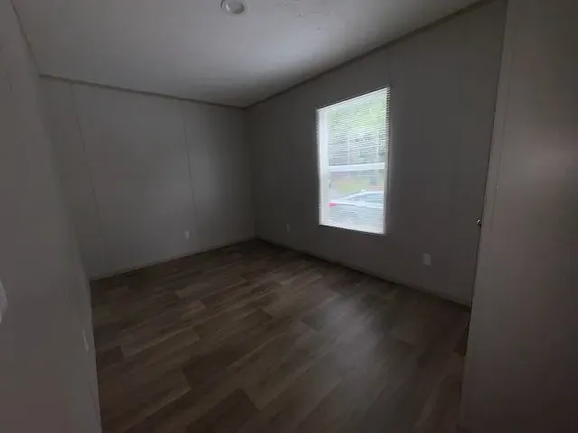 885 Fountain Cir — Photo 10