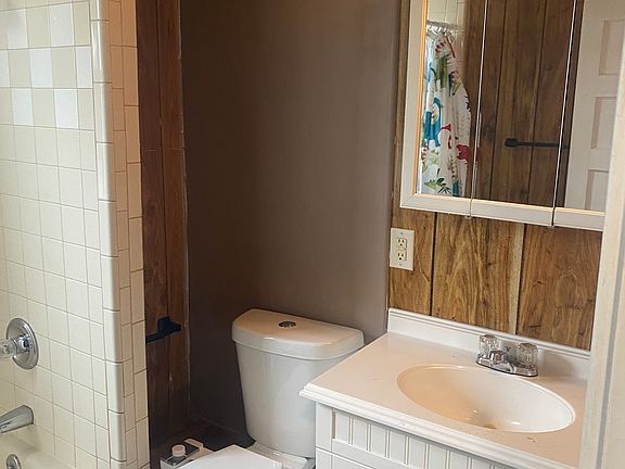 5th image of 3121 Beech Ave #2