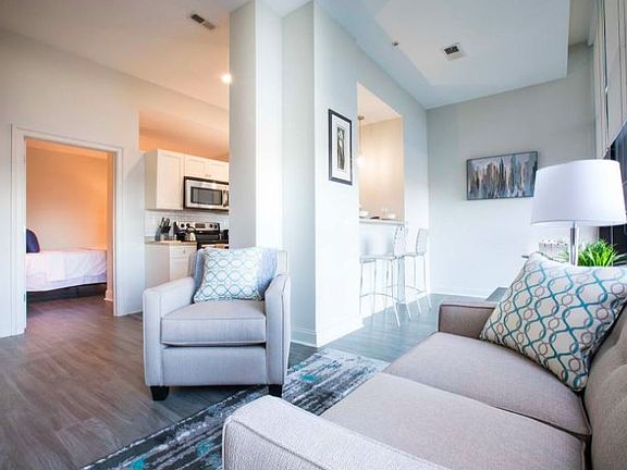 2nd image of 1830 Lombard St APT 307