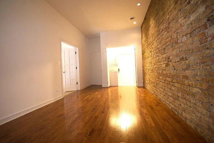 2727 N. Clark — Photo 13