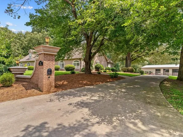 2121 Hummingbird Dr, Dalton, GA 30721