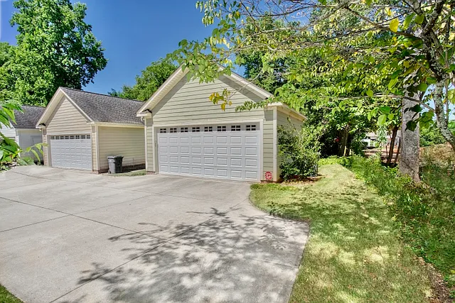 305A Old Buncombe Rd — Photo 18