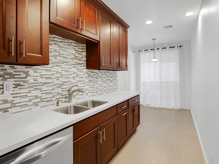 11628 Montana Ave #207 — Photo 28