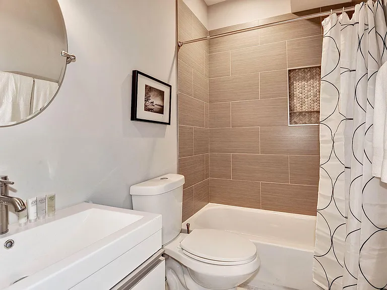 55 Bates St NW #B — Photo 12