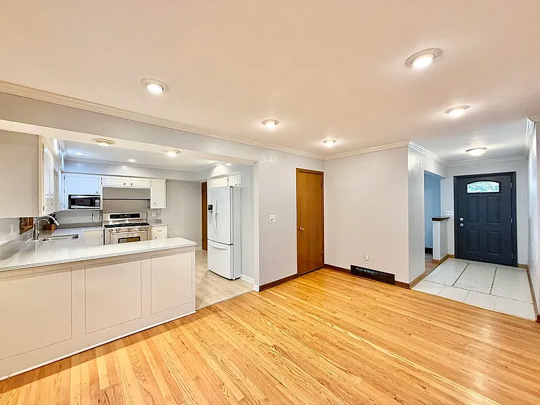5521 East Dr — Photo 8