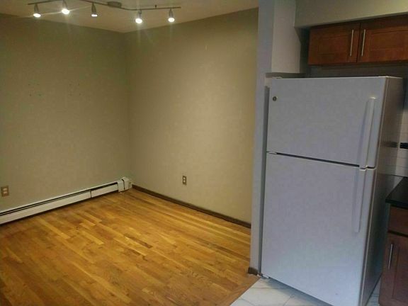 3rd image of 37-14 Greenpoint Ave