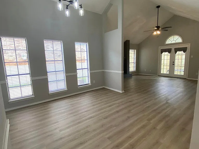 2720 Patio St — Photo 4