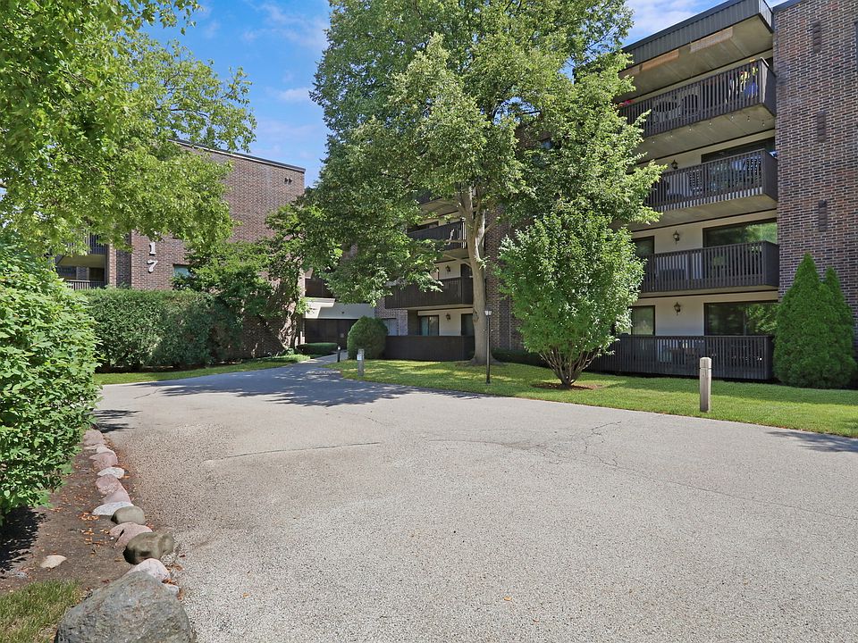 1st image of 917 Vose Dr APT 405