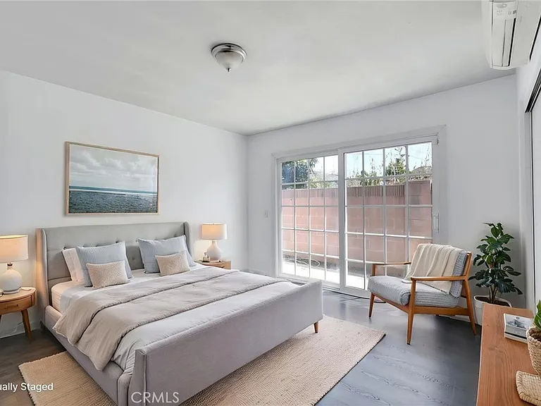 1015 E Walnut Ave — Photo 25