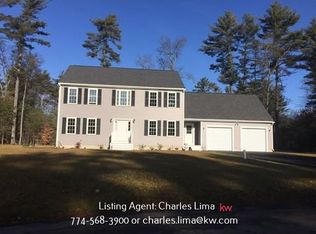 12 Lamppost Dr, Halifax, MA 02338