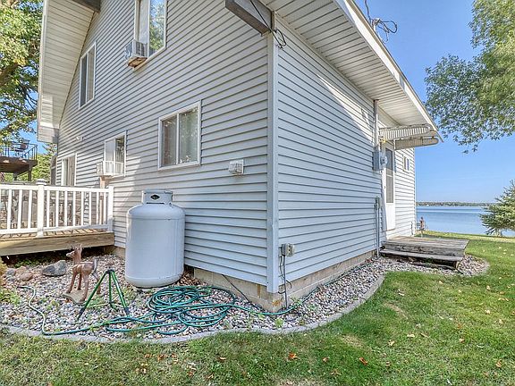 Front cabin exterior