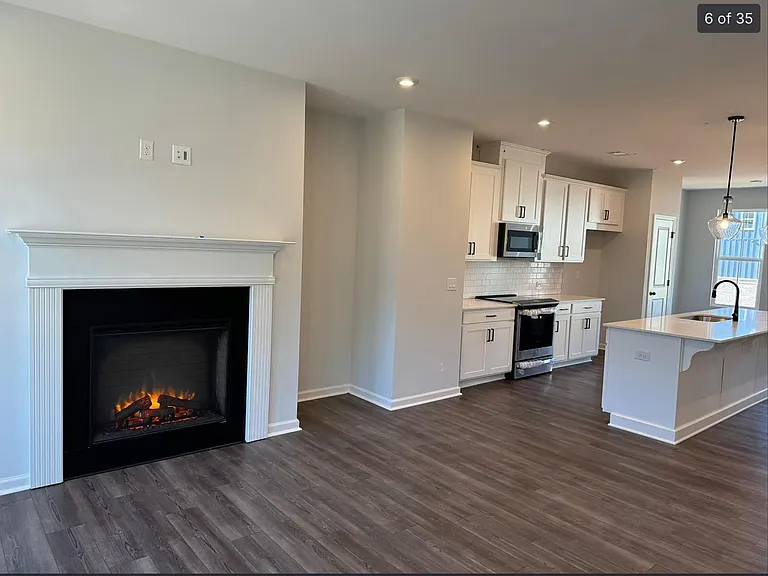 813 Cameron Trl — Photo 3