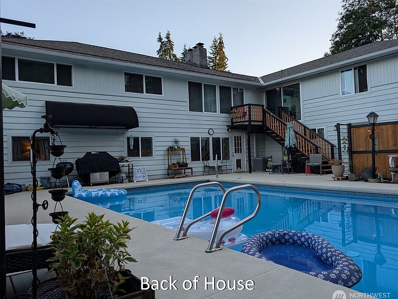 3rd image of 224 S 166th Street