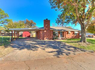 1422 N Broad St, Guthrie, OK 73044