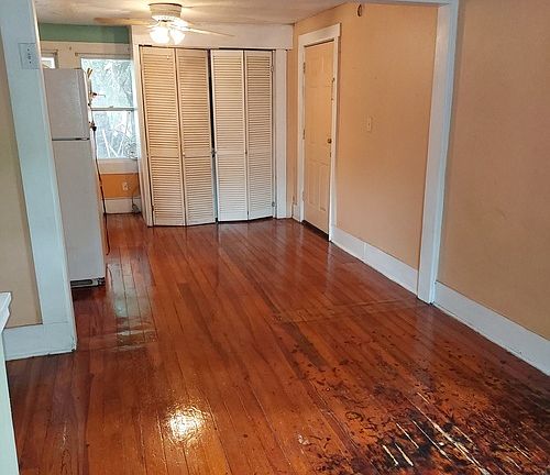 2nd image of 307 Pennsylvania Ave #2NDREAR