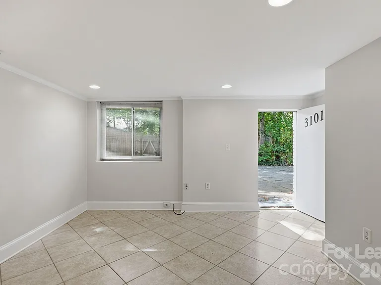 3101 Selwyn Ave — Photo 12