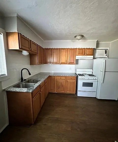 1014 E 23rd St #1 — Photo 1