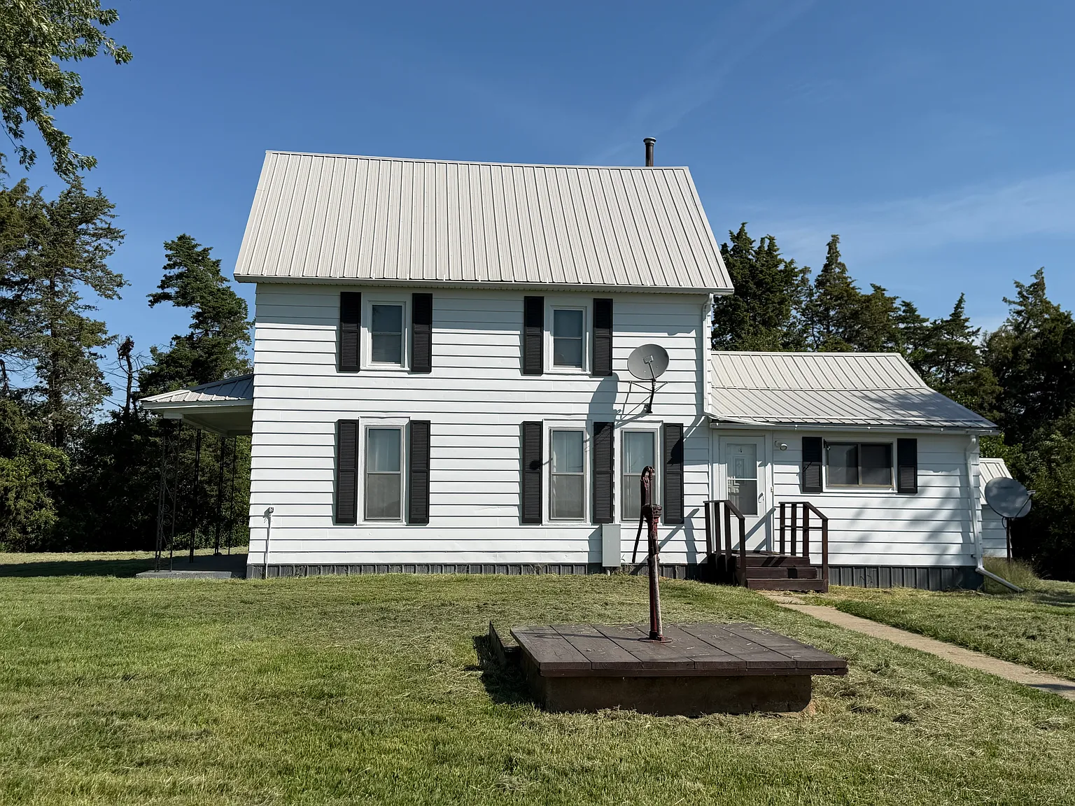 5 bed, $1,100 — Photo 1