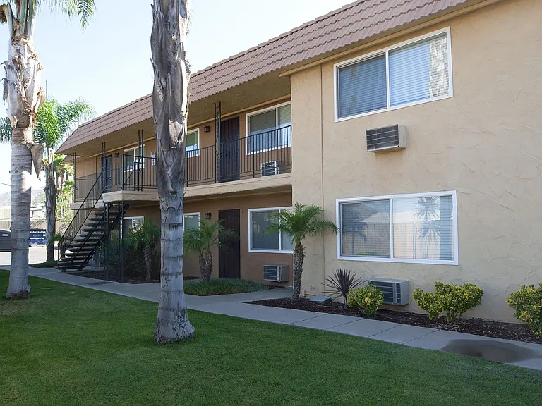 Mapleview Apartment Homes — Photo 8