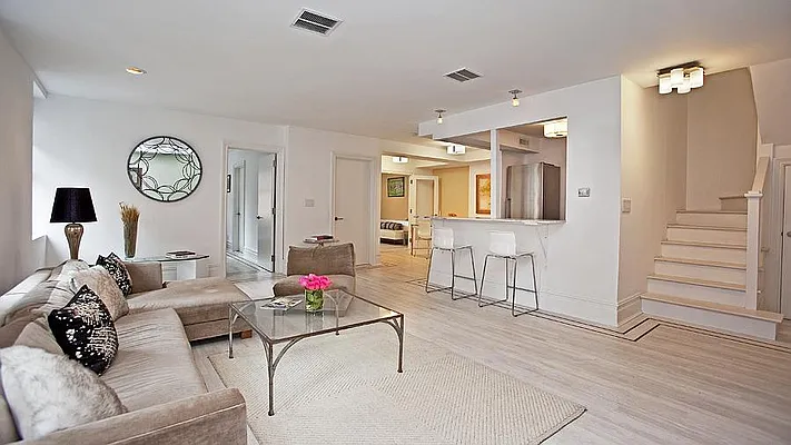 Sold by Fenwick Keats Real Estate | media 8