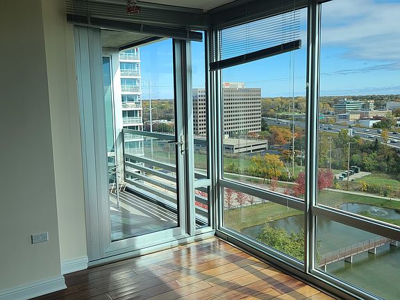 5th image of 9715 Woods Dr Unit 1307