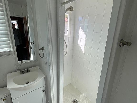 3rd image of 1113 S Escondido Blvd APT B