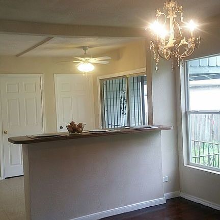 3rd image of 2643 W Mistletoe Ave