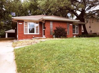 5305-5307 Urbandale Ave, Des Moines, IA 50310