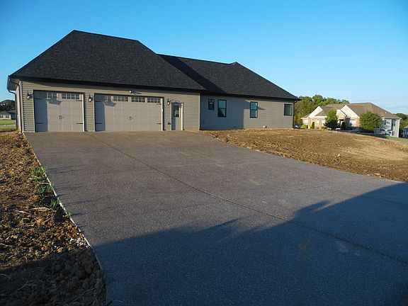 3rd image of 270 Mallard Pointe Blvd