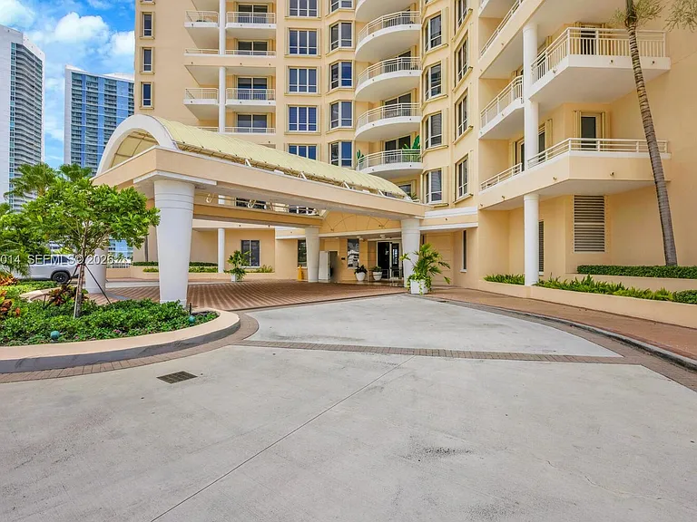 888 Brickell Key Dr #1001 — Photo 5